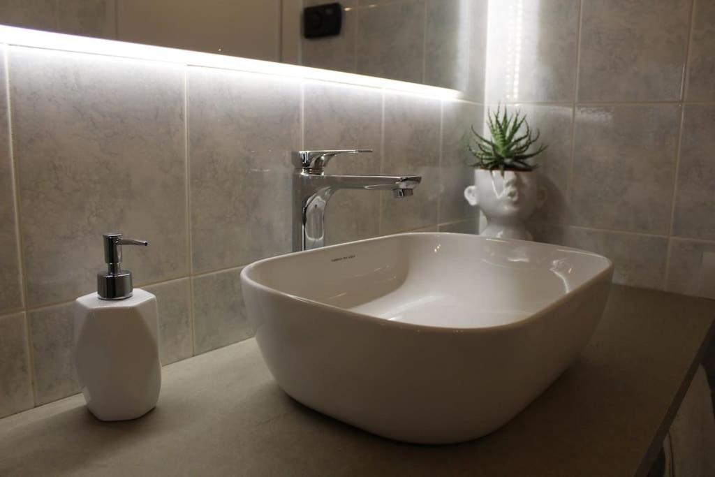 Charming & Modern In The City Bergamo Bagian luar foto